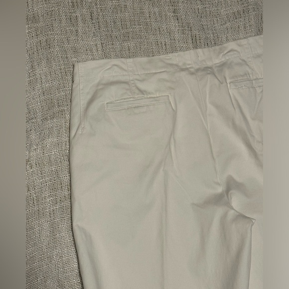 Women’s A Loves A White Pants - Picture 4 of 4